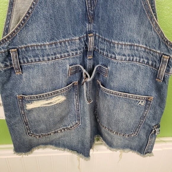 NWT American Eagle Outfitters Women's Distress Short Overalls Size XS - Picture 2 of 11